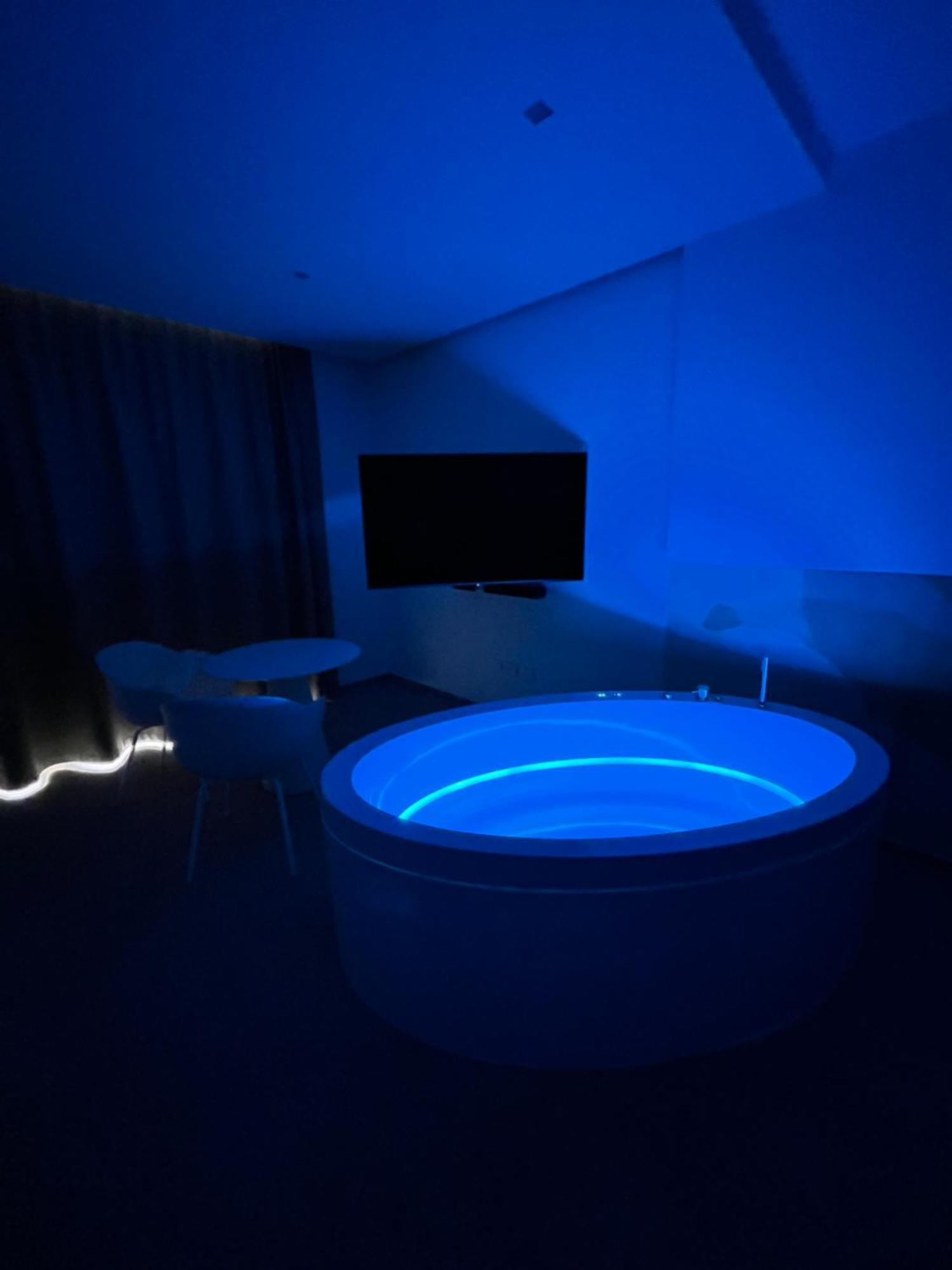 Seacity Suite & Stay โมโนโปลี ภายนอก รูปภาพ
